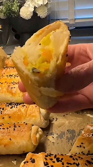 Crispy Leek and Carrot Borek (Pırasalı Çıtır Börek)